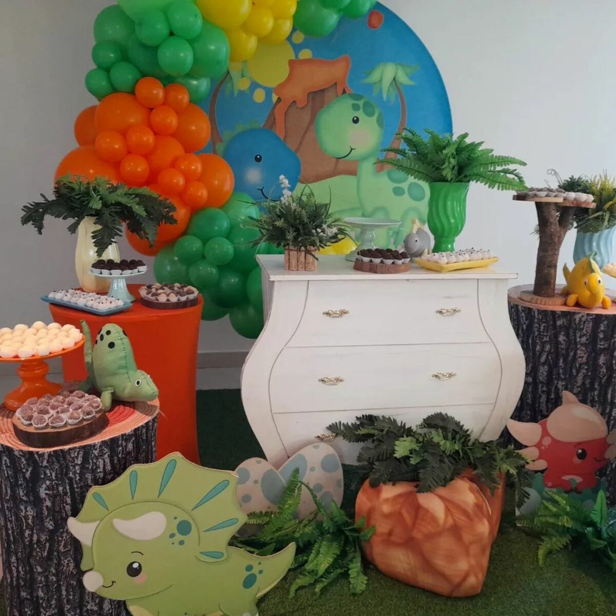 Confira Inspira Es De Decora O Dino Baby E Prepare Uma Festa Linda